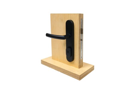 Bezpečnostné kovanie RICHTER R.711.ZB TB3 (čierna)